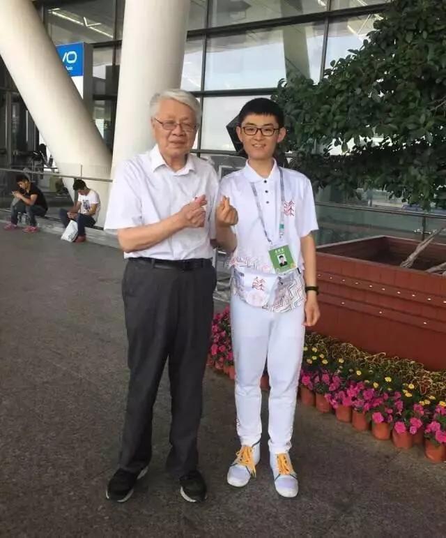 韦东奕实际身价多少亿？