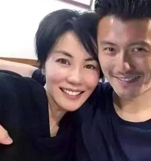 王菲谢霆锋纹身:如何评价王菲和谢霆锋十二年后又在一起一事