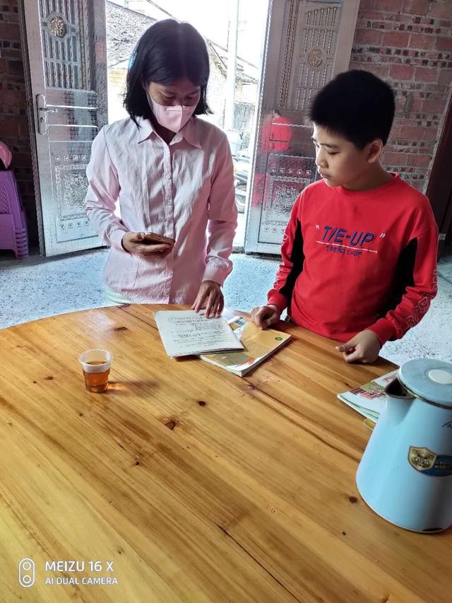 现在线上教学，教师对于总不上网课的学生怎么办