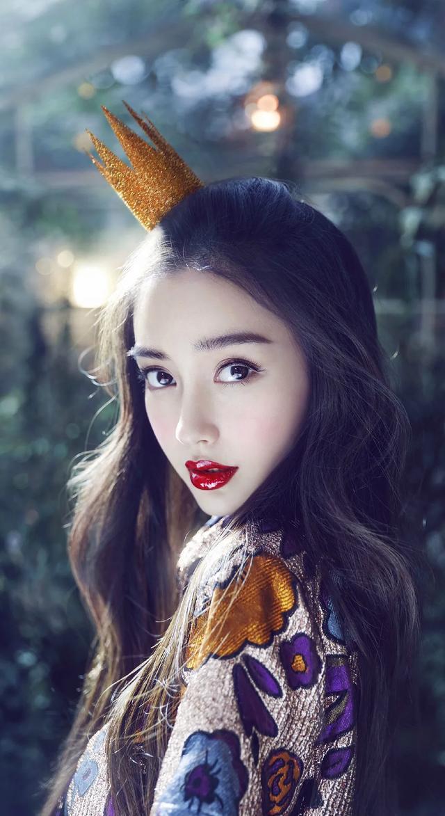 陈伟霆和杨颖做过没:秦岚带着陈伟霆，黄晓明一起打麻将？这个关系到底是什么样子呢？