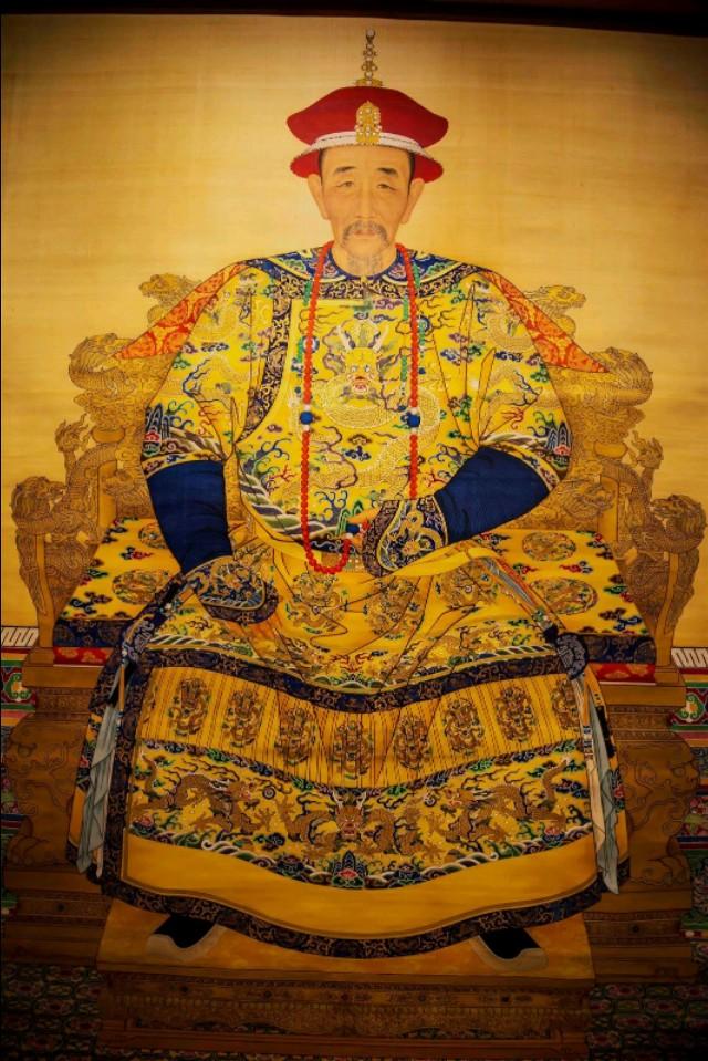 康熙皇帝简介:康熙皇帝是古代最伟大的皇帝吗？