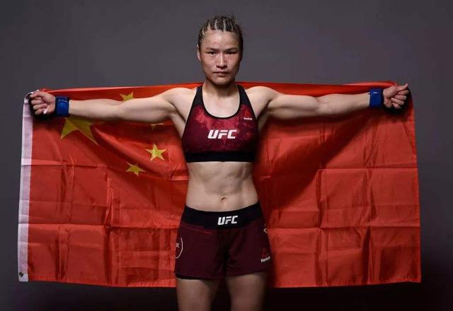 张伟丽在UFC 248比赛中击败乔安娜卫冕成功-第3张图片