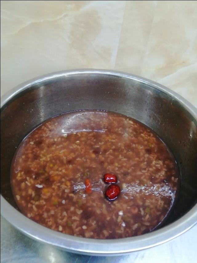 高压锅煮小米粥需要先把水烧开吗，高压锅煮粥可以放开水么