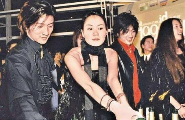 王菲谢霆锋纹身:如何评价王菲和谢霆锋十二年后又在一起一事