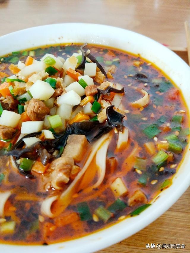 清汤面怎么做清爽美味，冬天在家都能做出哪些美味的汤面