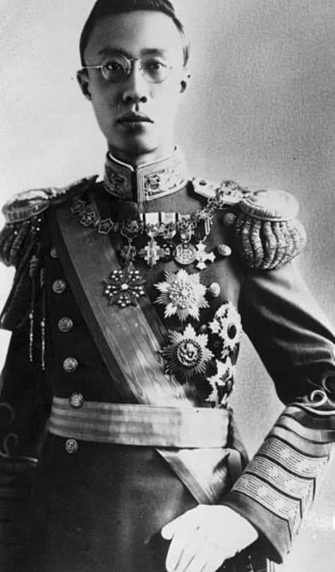 蒋介石为什么不杀张学良:蒋介石为什么枪毙刘珍年？
