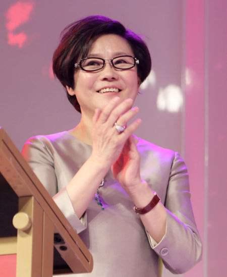 胡玫和李少红谁才扛得起中国第一女导演的头衔