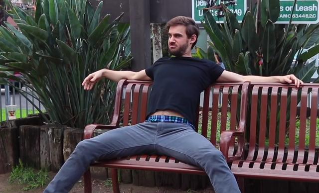 头条问答 - 男士的"大爷式"坐姿会不会冒犯别人?(2个回答)