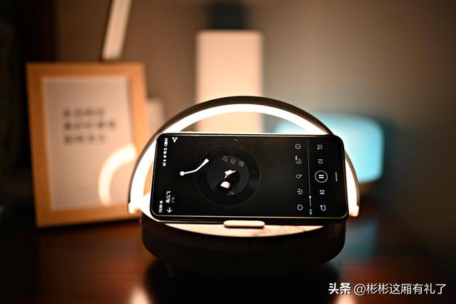 小彬彬前妻:家居展会上看到【EZVALO几光】，求问是个什么牌子？