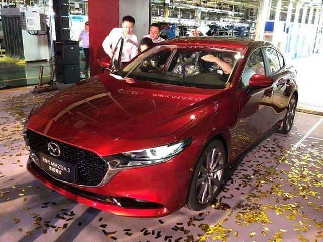 请问十五万内买什么三厢家用车？