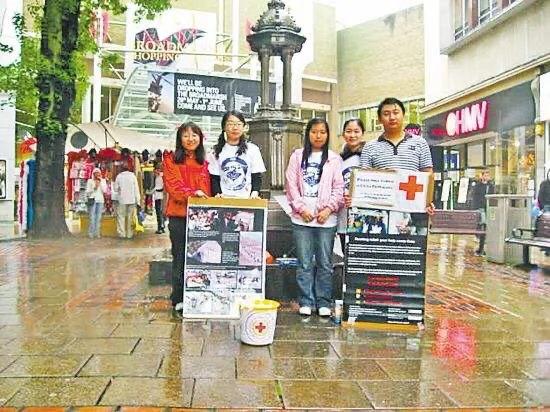 蒋大为国籍是哪国人:那么多中国的孩子在英国上学他们的目的是什么