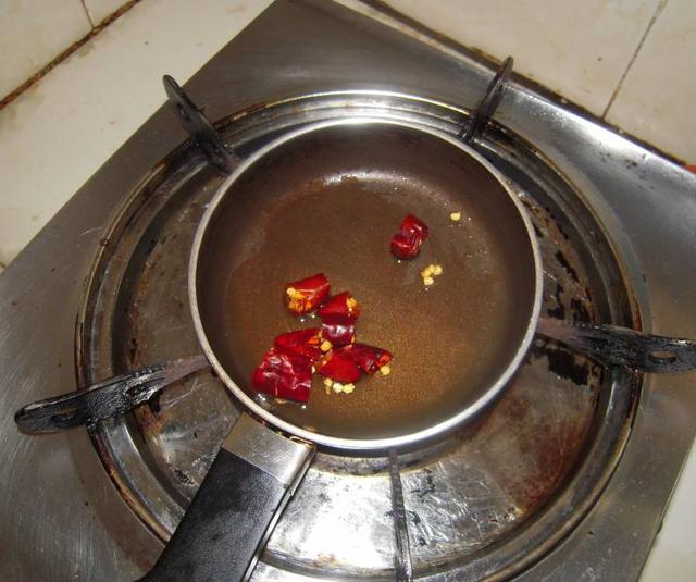 辣鸡面,辣鸡面怎样炒辣鸡才好吃？