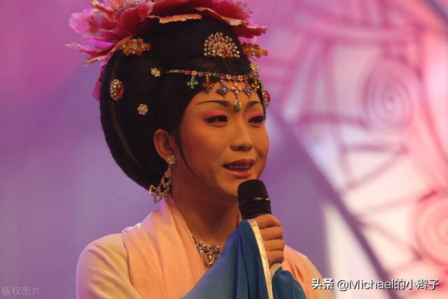 李玉刚是男是女:大家如何评论李玉刚的唱功