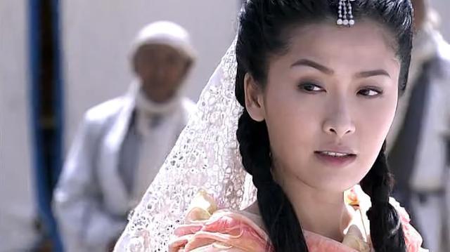 头条问答 - 在《书剑恩仇录》中,陈家洛喜欢霍青桐还是香香公主?