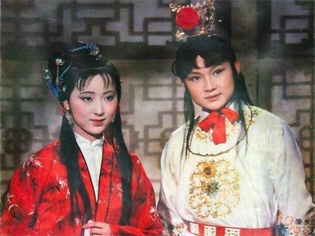 金玉良缘歌词:贾府“金玉良缘”派最终战胜“木石前盟”派的根本原因是什么？