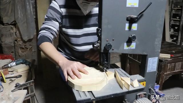 巧虎美食diy玩具:如何用啤酒瓶盖制作小玩具？