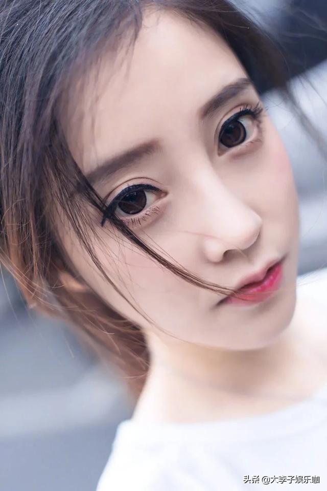 快乐大本营张韶涵:冯提莫哔哩哔哩首秀，十分钟礼物突破一千万你怎么看？