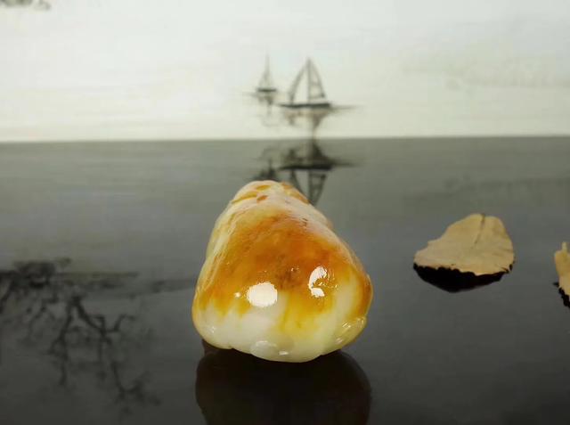 和田玉颜色等级价格表,这块和田玉皮色料怎样？大概多少钱入合适？