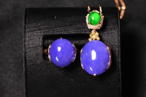 玉和翡翠的区别在哪里,玉和翡翠有区别么？哪个更有收藏价值？