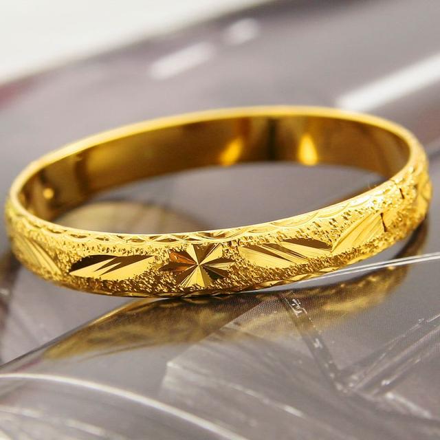 2021年最流行新款金手镯,2021年什么时候买黄金首饰便宜？