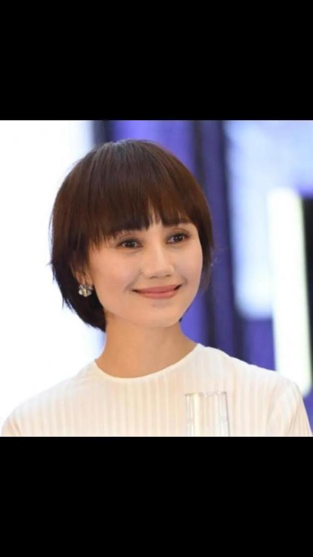 50岁的女性,头发少留什么发型好看? - 百科网