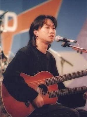 黄家驹死因:有不少网友说：“黄家驹是死后才出名的”，你们赞同这个观点吗？
