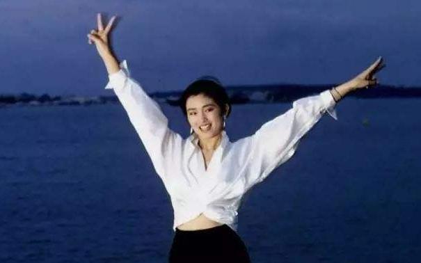 巩俐老公:为什么说巩俐不仅是国际影后，还是百搭时尚女王