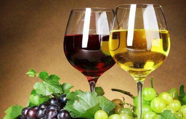 红酒补血吗，哺乳期间的妈妈可以喝自家酿制的葡萄酒吗？