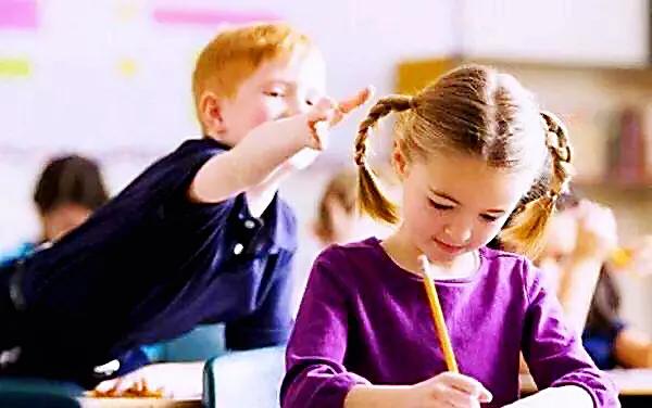 头条问答 - 凭良心说,对于上课睡觉,捣乱,调皮,影响他人学习的学生,老