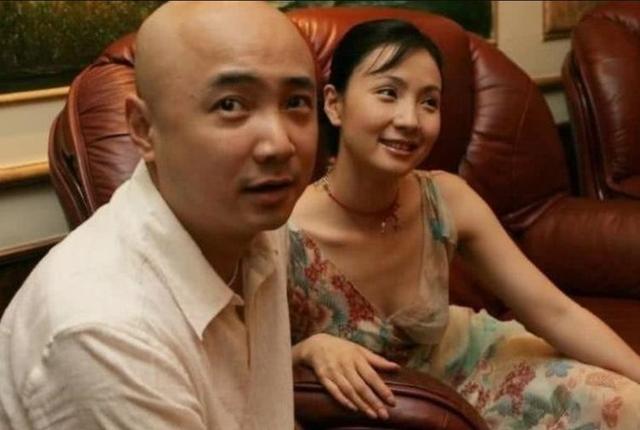 关悦比佟大为大多少岁:在演艺圈里离婚几率最小的夫妻有哪些？为什么？