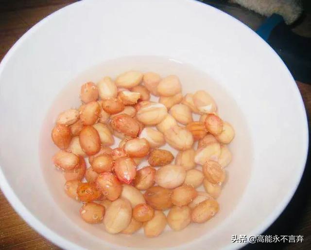 产妇 通草鲫鱼汤:产妇可以喝通草鲫鱼汤吗 即鱼怎么做即鱼汤怎么做下奶？