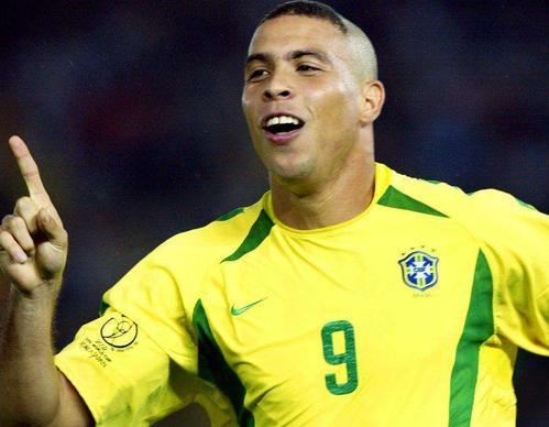 迄今为止，足球史上最难超越的十大巨星球员都有谁？插图128