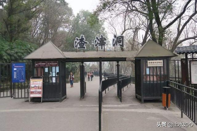 小萝卜头资料简介:我的弟弟小萝卜头故事主要讲什么？
