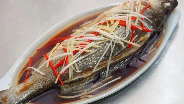 江苏斑鱼狗稀少:你觉得什么鱼的刺少蒸着最好吃？ 野生斑鱼狗图片大全