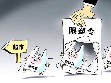 春运农民工返乡，蛇皮袋和橡胶桶成标配，为何不用行李箱呢