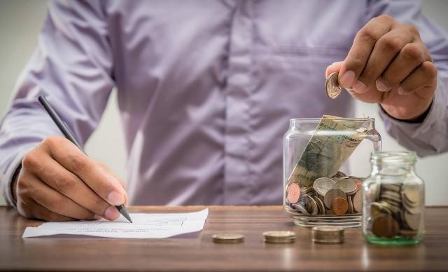 老年人在银行存款，是存定期一年的好，还是存定期三年以上的好？插图21