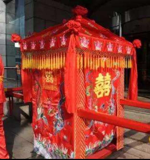 乡村新娘:农村新娘在结婚当天，为何要憋着尿进洞房