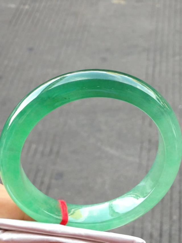 大理翡翠手镯是真的吗,没有证书的手镯一定是假的吗？这是真的吗？