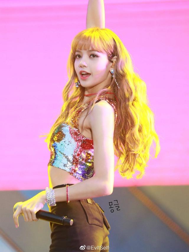 lisa蔡徐坤cp感:《青春有你2》正在热播，蔡徐坤能被称为蔡PD吗其表现如何