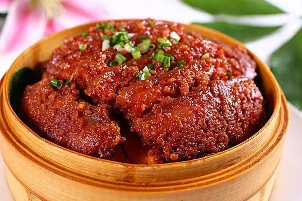 如何制作粉蒸肉？