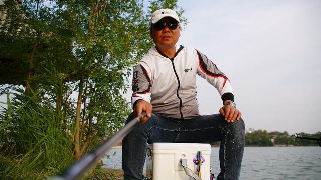 钩尖江湖小崔，崔秉亮对中国钓鱼做出过什么重大贡献，能举例说明？