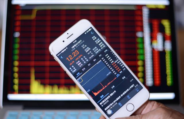 500万买中国银行、农业银行股票,靠分红能生活吗？