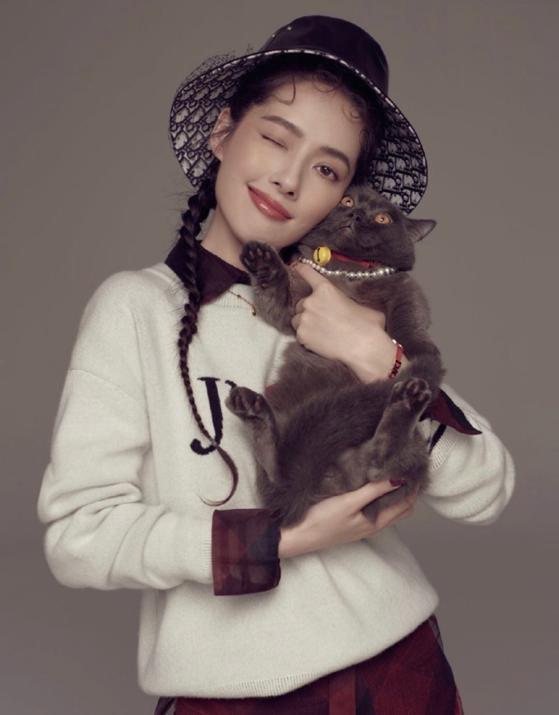 郭碧婷身高:郭碧婷最新编发造型太美了，这种造型是反编的蜈蚣辫吗？