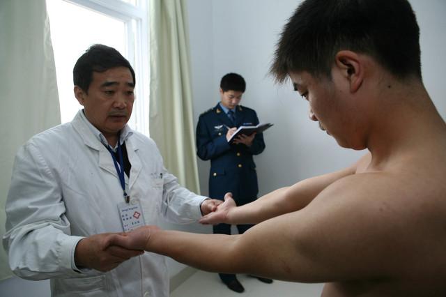 头条问答 - 当兵要体检几次?(27个回答)