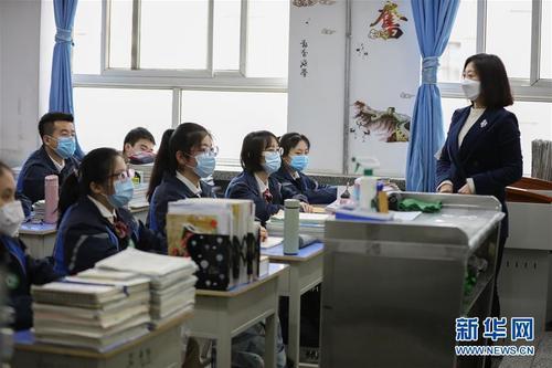 撒贝宁狐狸狗催眠:其实张宋案件越炒越烈，是不是会更快出现真相？