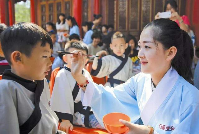 沅陵龙舟:除了纪念屈原，端午节赛龙舟还有哪些含义？