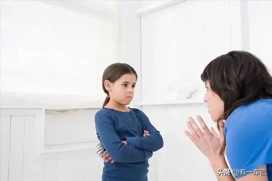 女生被群扇耳光:四川乐山女生遭7名未成年人欺凌，是什么原因？该怎么维权？