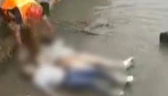 定西地震惊现狗坚强:南通某河发现一对男女尸体，两人紧紧相拥，是情侣殉情吗？