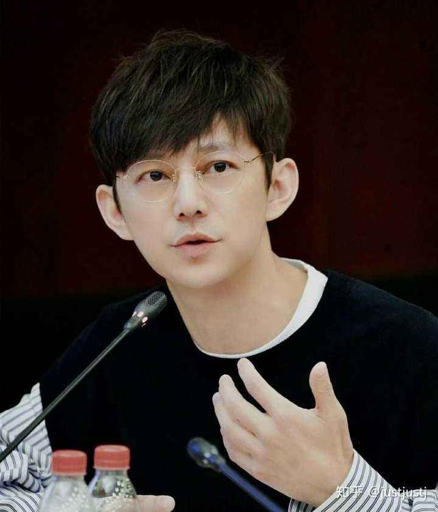 为什么何炅不喜欢鹿晗:何炅大家喜欢他什么，不喜欢他哪方面