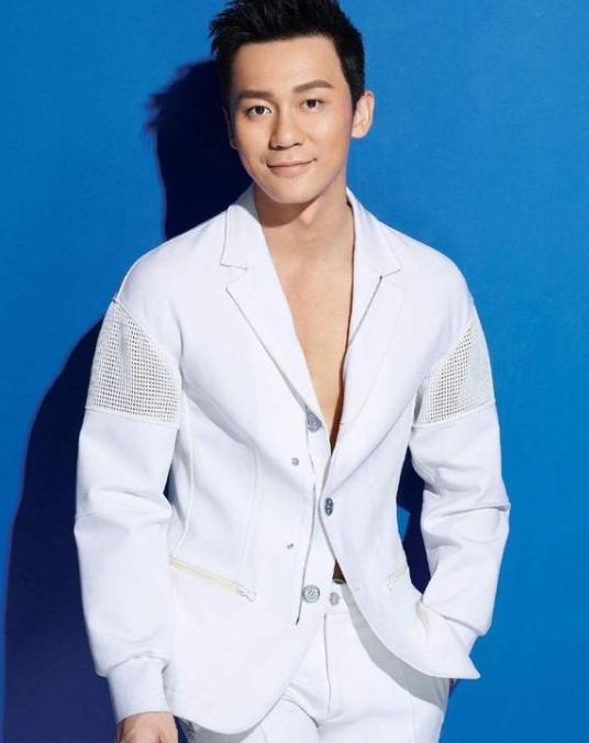 演员李晨:你觉得明星李晨身材符合强壮标准吗？